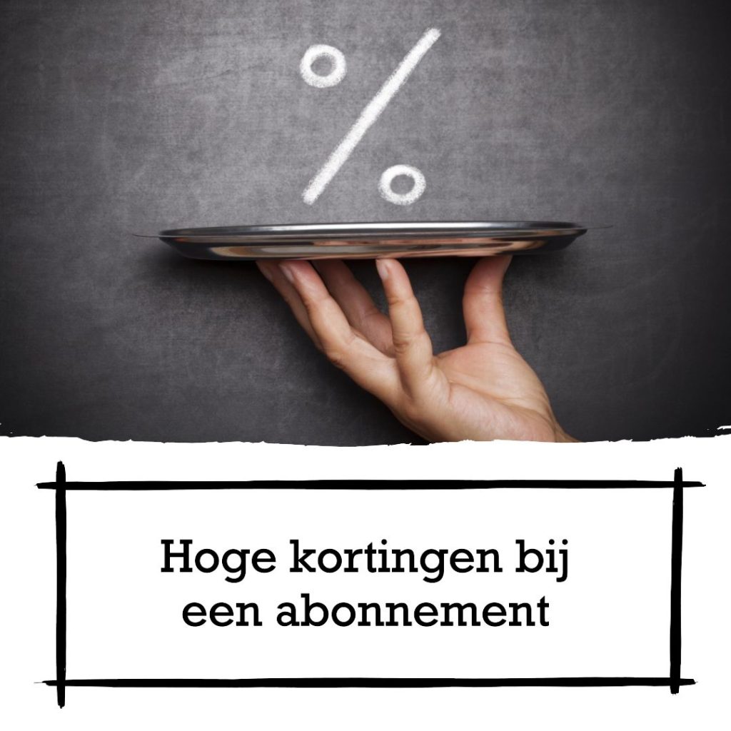 Bij kadobijabo vind uw alle hoge kortingen bij abonnement aanbiedingen. Plaatje met hand, zilveren schaal en % korting teken op zwart schoolbord met witte krijt.